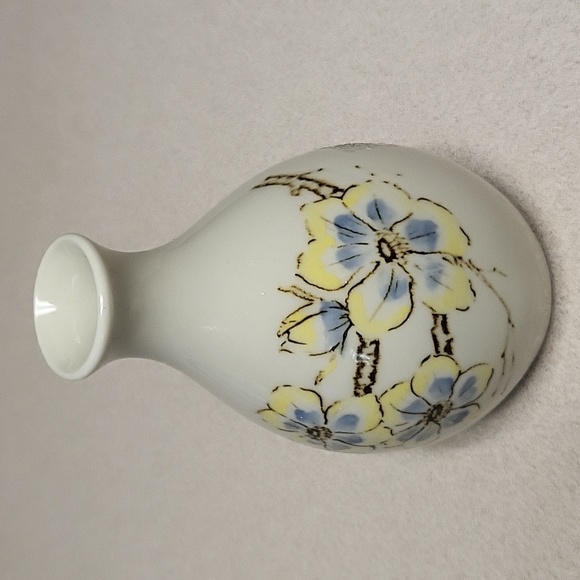 OTAGIRI Accent Vase - Picture 6 of 6